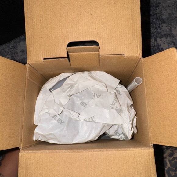 Stanley Quencher H2.0 Tumbler 40oz Shale - Picture 3 of 5